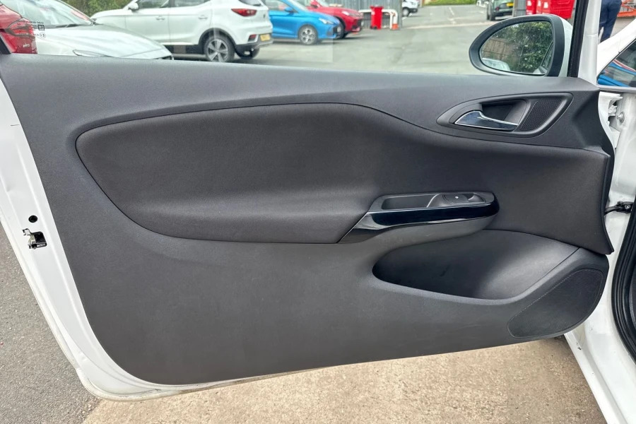 Vauxhall Corsa 1.4 Se White #20