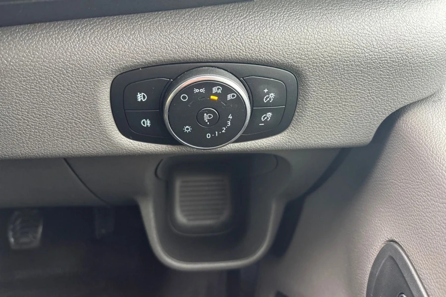 Ford Transit Custom Mpv White #16
