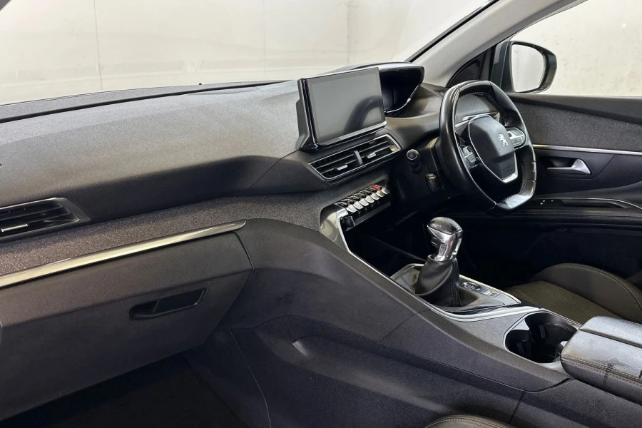 Peugeot 5008 Suv White #12