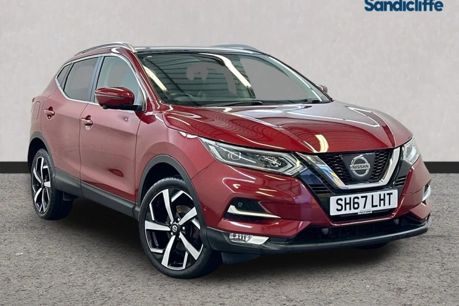 Nissan Qashqai Qashqai 1.5 Dci Tekna Hatchback Red