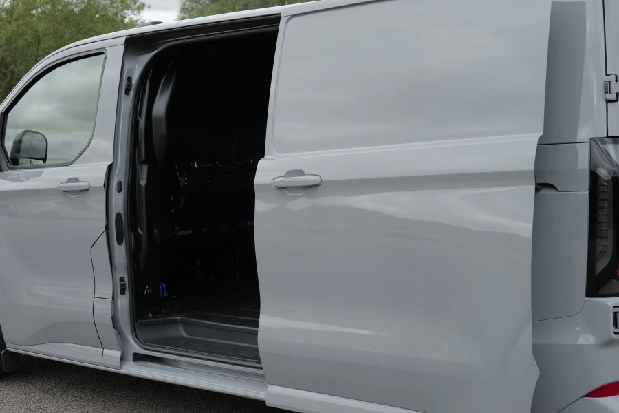 Ford Transit Custom Transit Custom V710 Limited Multicab 320 L1 65Kwh WN75VBB White #6