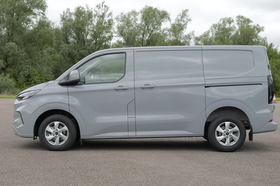 Ford Transit Custom Transit Custom V710 Limited Multicab 320 L1 65Kwh WN75VBB White #4