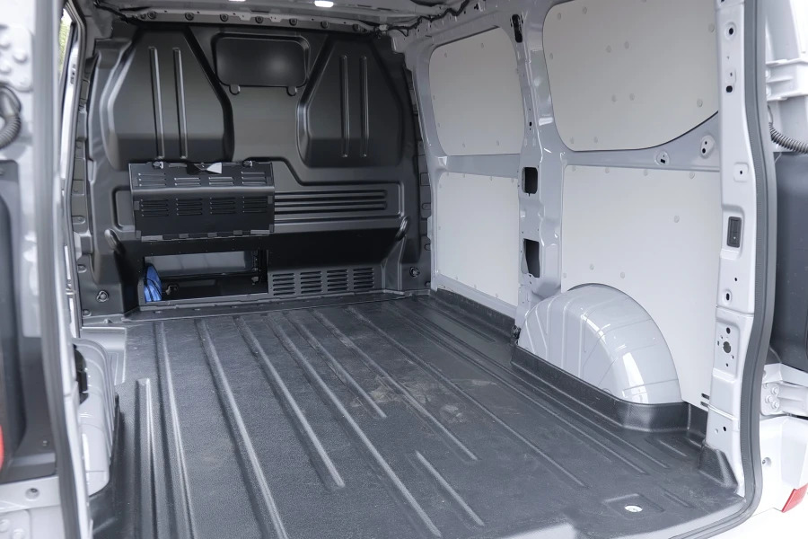 Ford Transit Custom Transit Custom V710 Limited Multicab 320 L1 65Kwh WN75VBB White #2