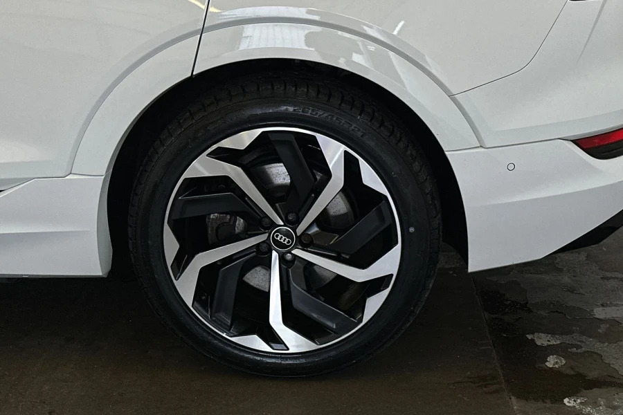 Audi E-tron 93.4Kwh Quattro #9