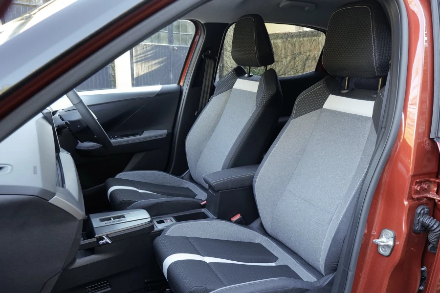 Vauxhall Frontera Frontera 83Kw Design 44Kwh Estate White #3