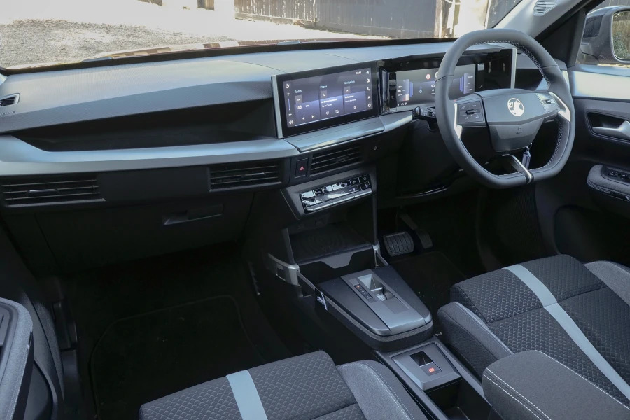Vauxhall Frontera Frontera 83Kw Design 44Kwh Estate White #4
