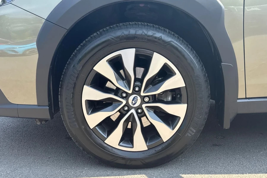 Subaru Outback Touring X Estate Blue #19