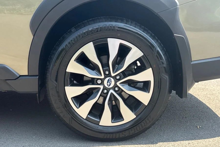 Subaru Outback Touring X Estate Blue #9