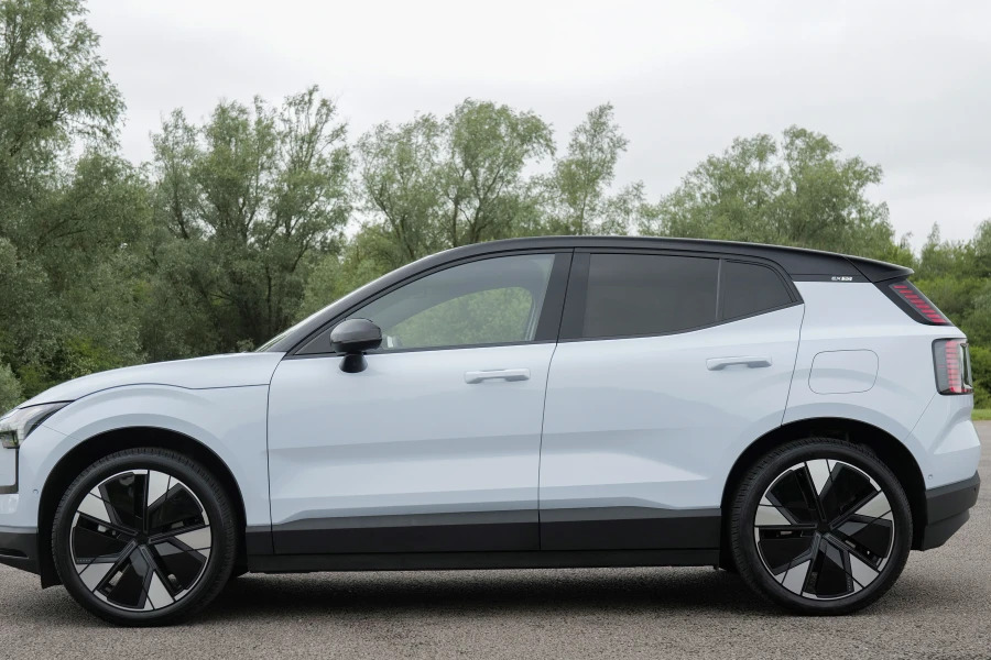 Volvo EX30 Ex30 200Kw Sm Extended Range Plus 69Kwh E  #4