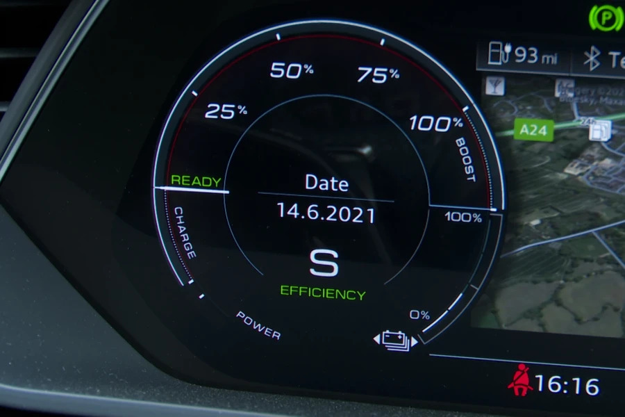 Audi E-tron E-tron 230Kw 50 Quattro 71Kwh S Line Hatc Blue #4