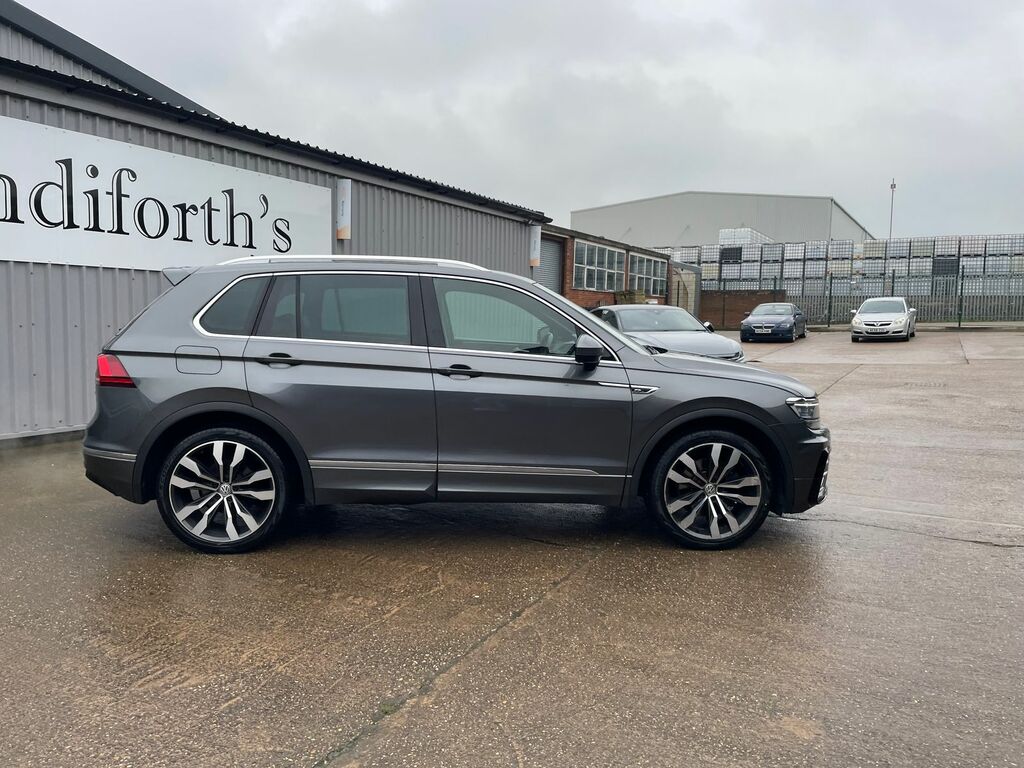 Volkswagen Tiguan 2.0 Tdi Bluemotion Tech R-line Suv Dsg L17UTV Grey #4