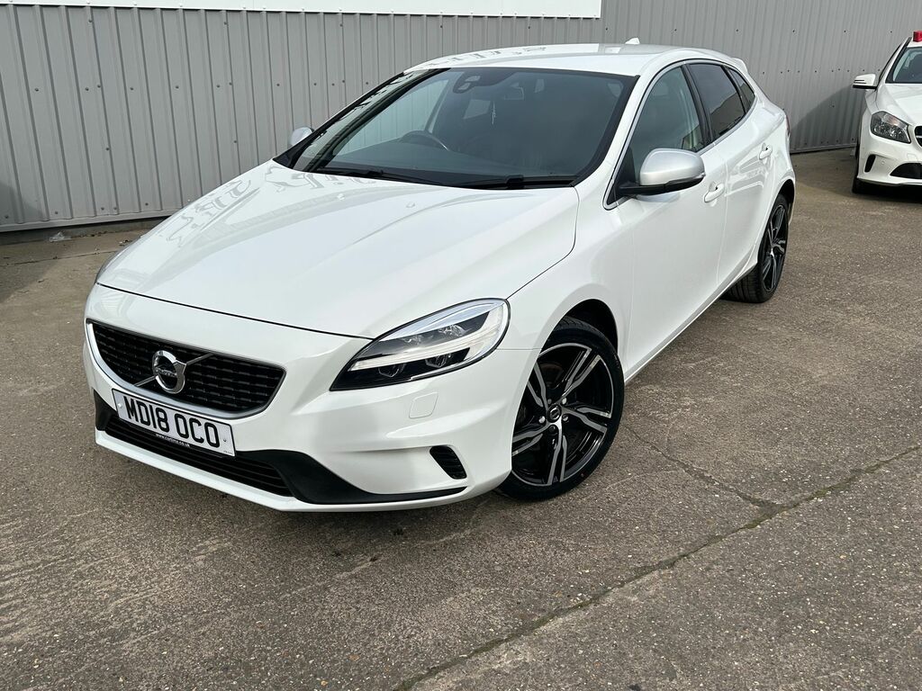 Volvo V40 2.0 T3 Gpf R-design Pro Hatchback Manua MD18OCO White #2
