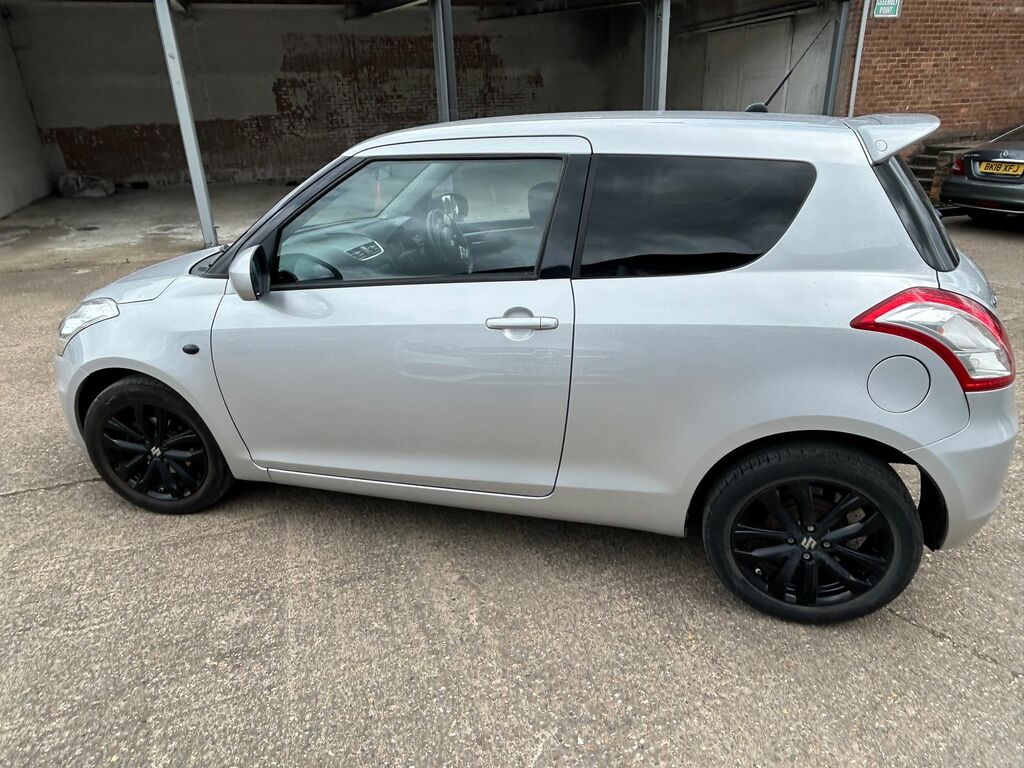 Suzuki Swift 1.0 Boosterjet Sz-t 5Dr- Sat Nav Red #9