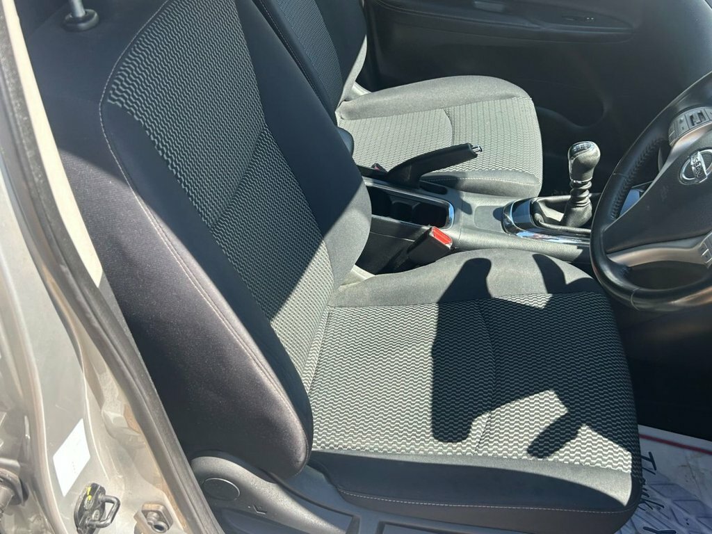 Nissan Pulsar Silver #42