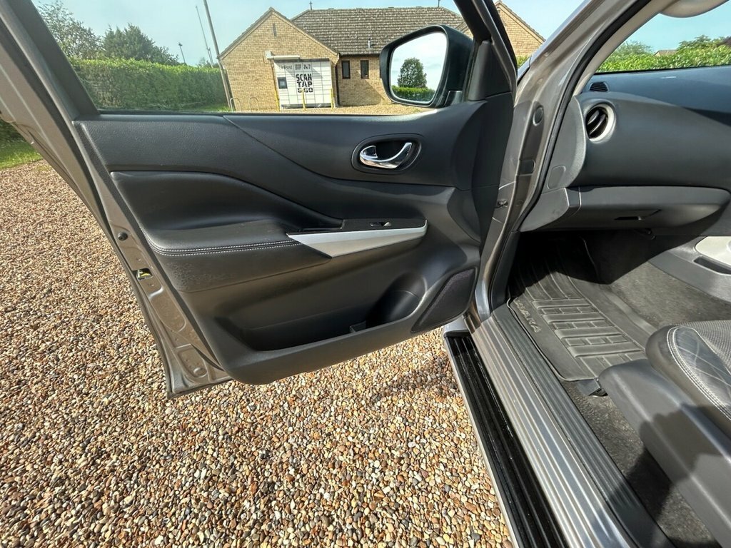 Nissan Navara Dci Tekna 4X4 Shr Dcb Silver #47