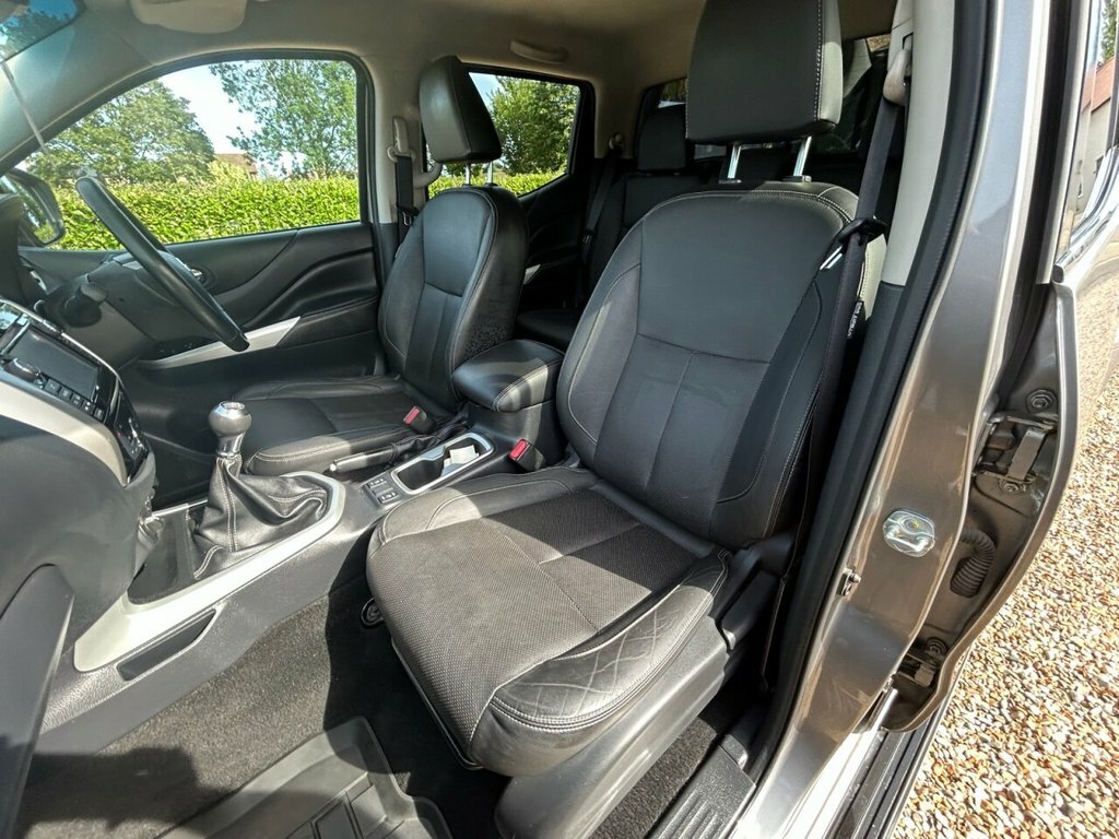 Nissan Navara Dci Tekna 4X4 Shr Dcb Silver #50