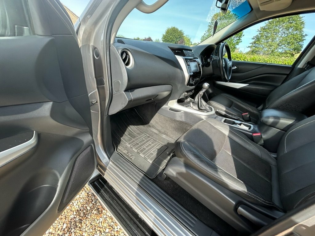 Nissan Navara Dci Tekna 4X4 Shr Dcb Silver #46