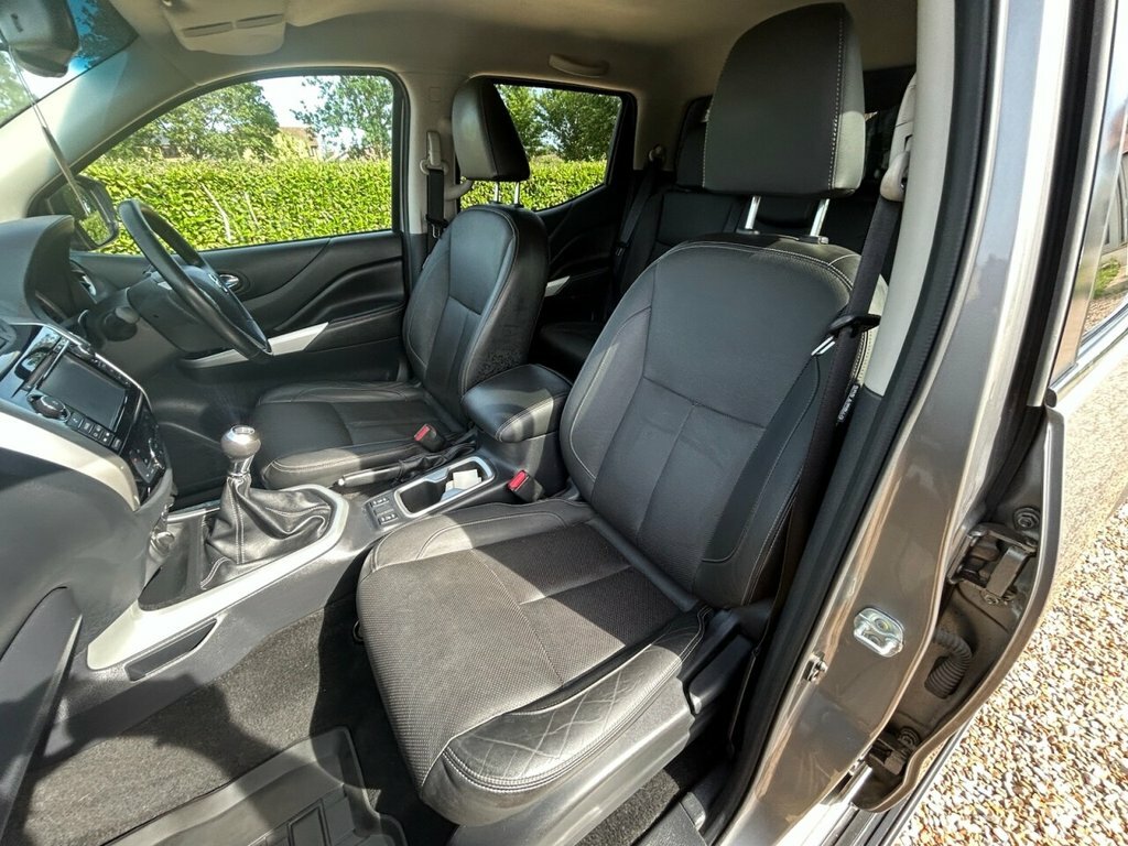 Nissan Navara Dci Tekna 4X4 Shr Dcb Silver #49