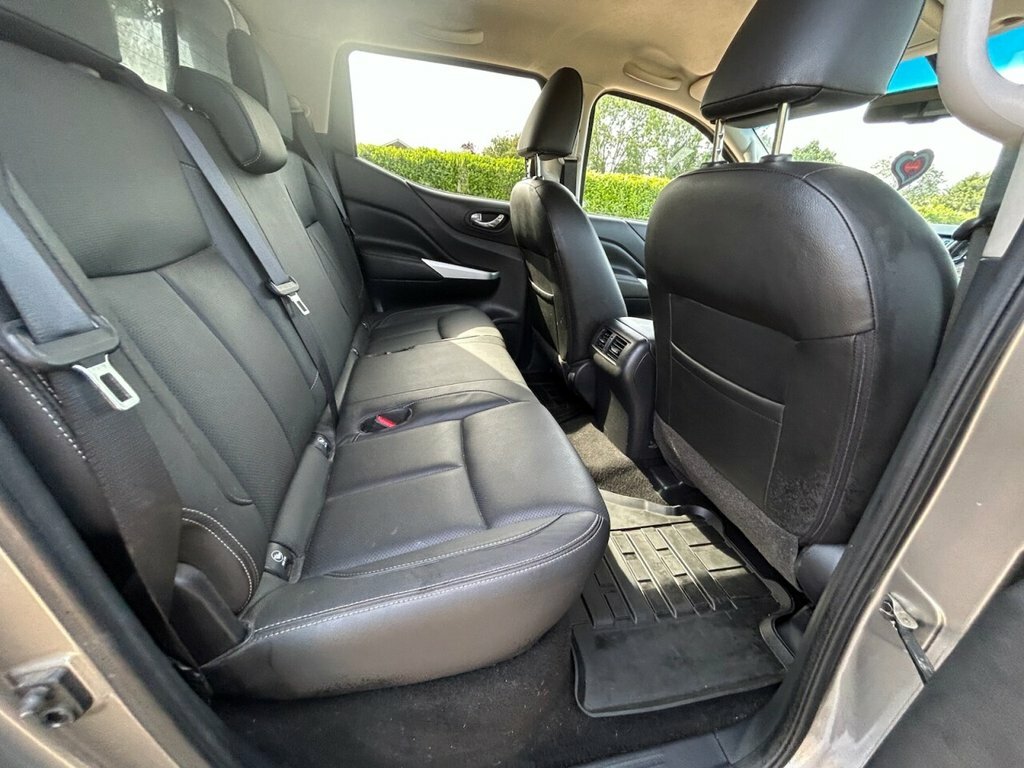 Nissan Navara Dci Tekna 4X4 Shr Dcb Silver #37