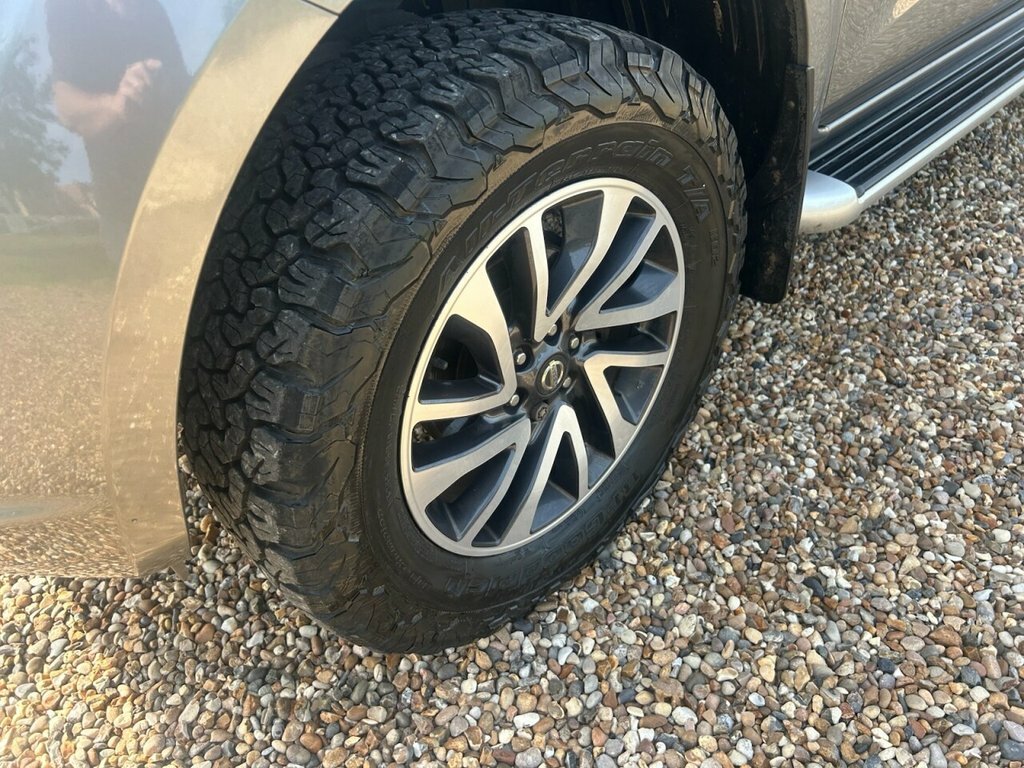 Nissan Navara Dci Tekna 4X4 Shr Dcb Silver #7