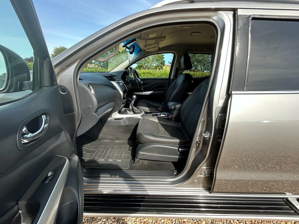Nissan Navara Dci Tekna 4X4 Shr Dcb Silver #52