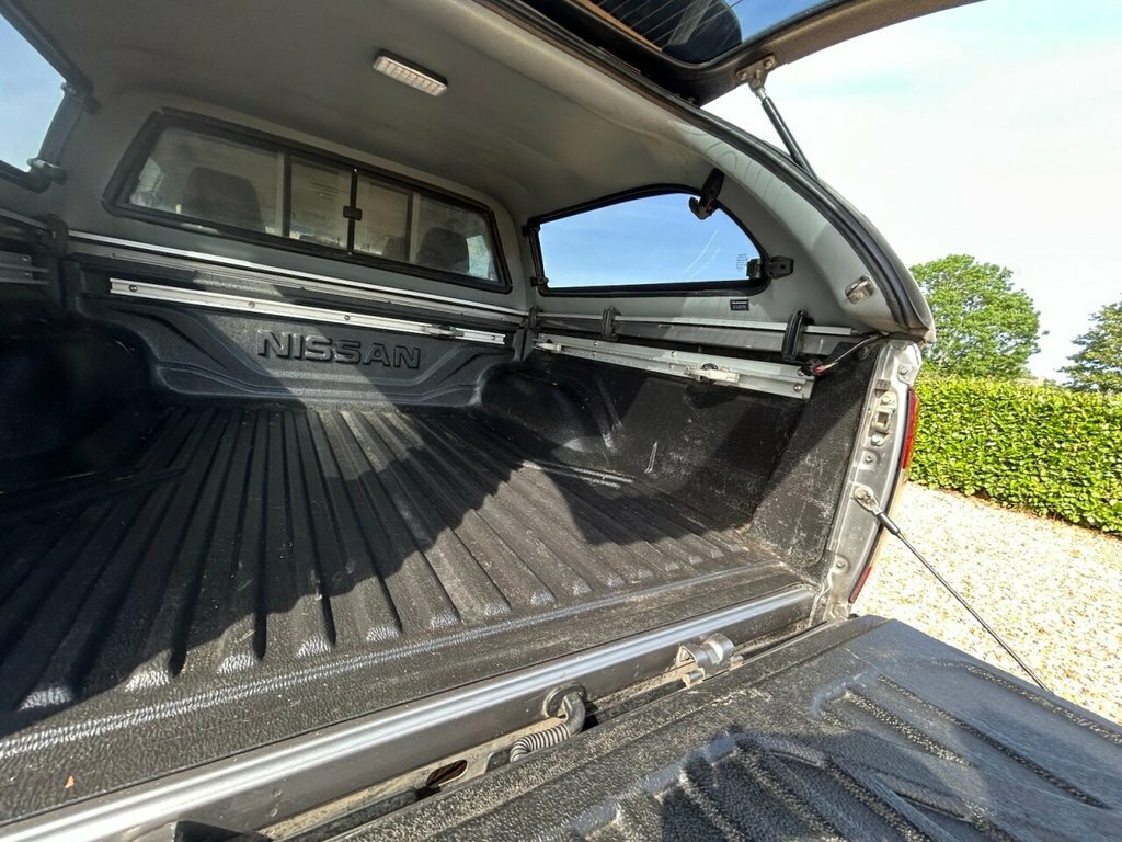 Nissan Navara Dci Tekna 4X4 Shr Dcb Silver #39