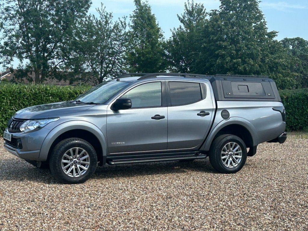 Mitsubishi L200  Black #2