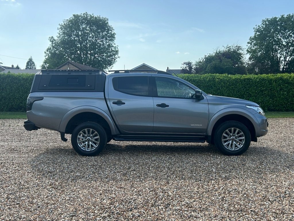 Mitsubishi L200  Black #63