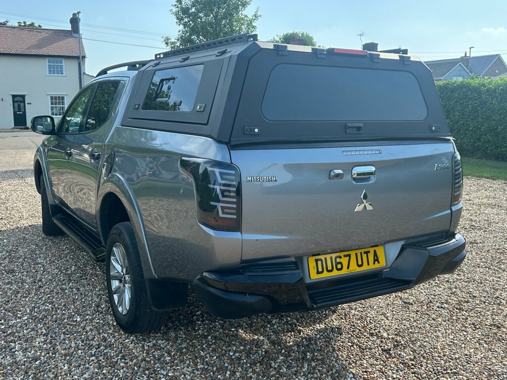 Mitsubishi L200  Black #11