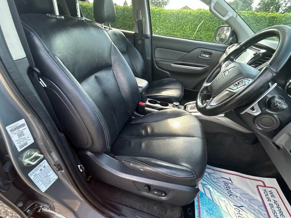 Mitsubishi L200  Black #32