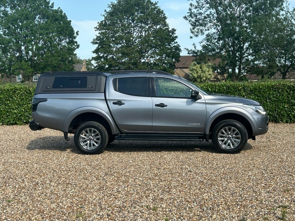 Mitsubishi L200  Black #19
