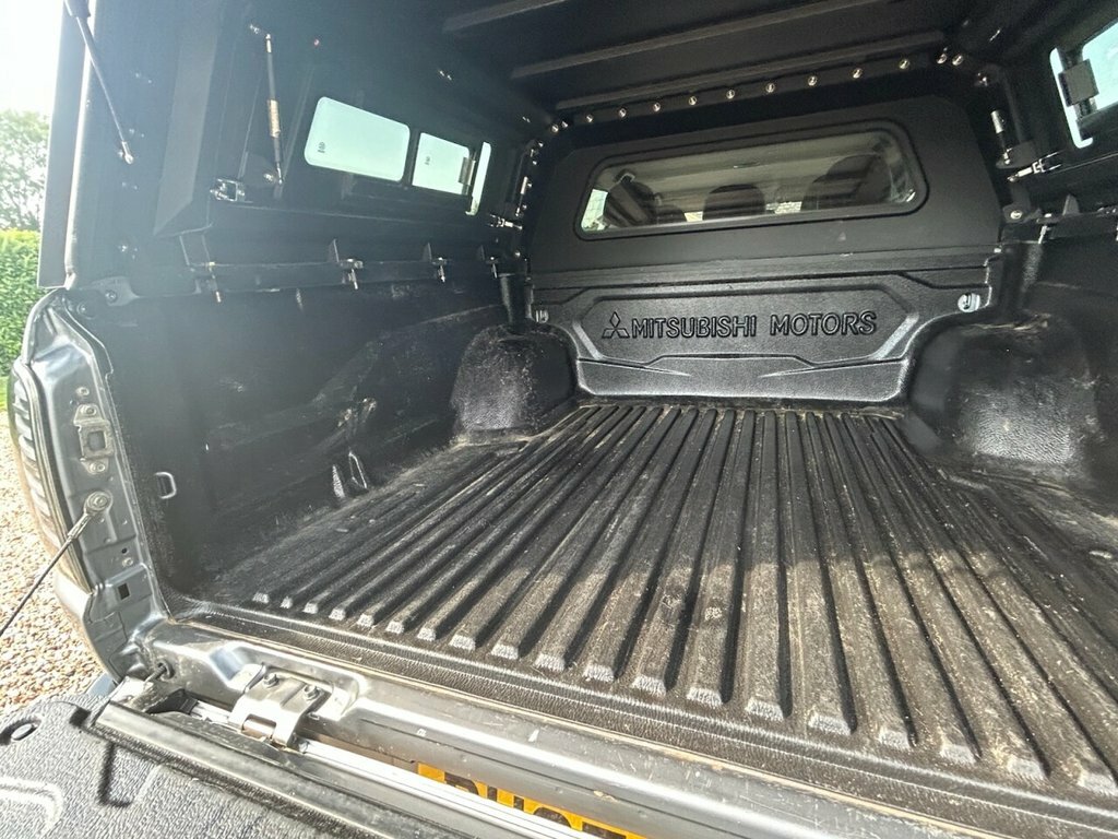 Mitsubishi L200  Black #37