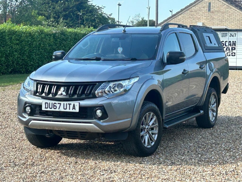 Mitsubishi L200  Black #15