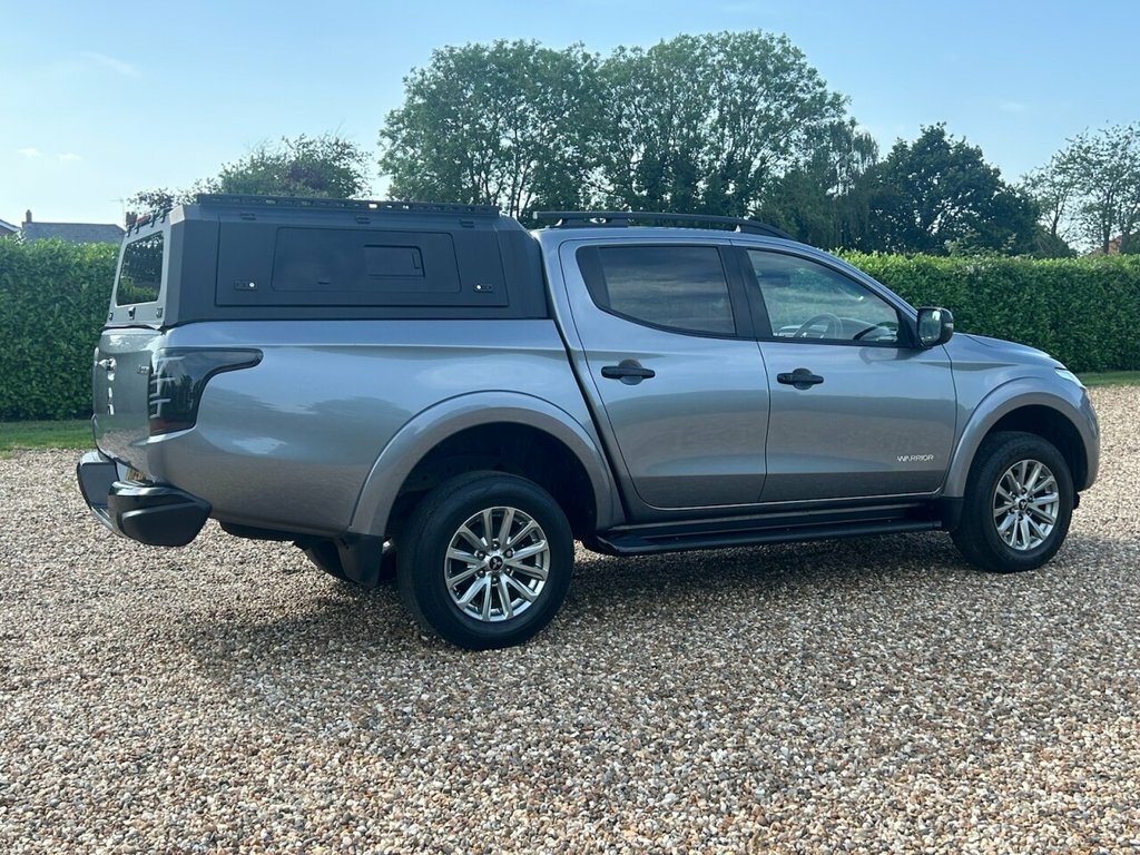Mitsubishi L200  Black #62