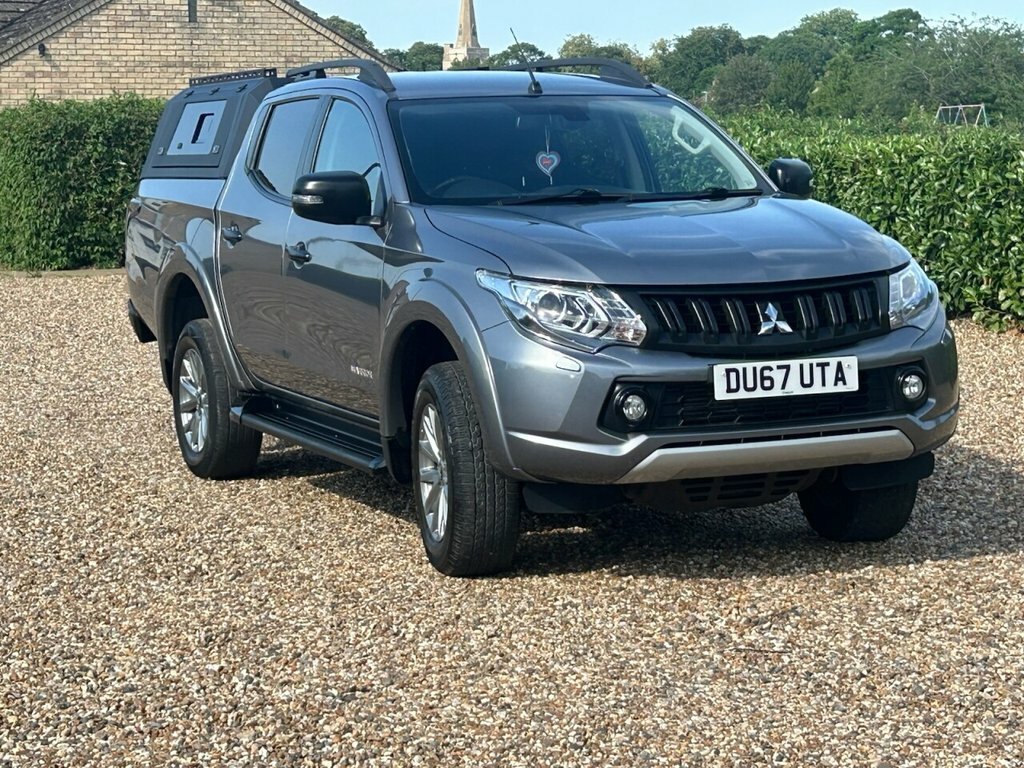Mitsubishi L200  Black #16