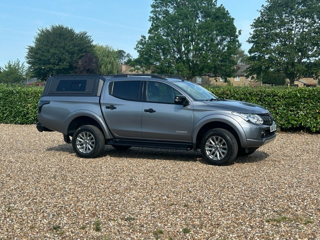 Mitsubishi L200  Black #20
