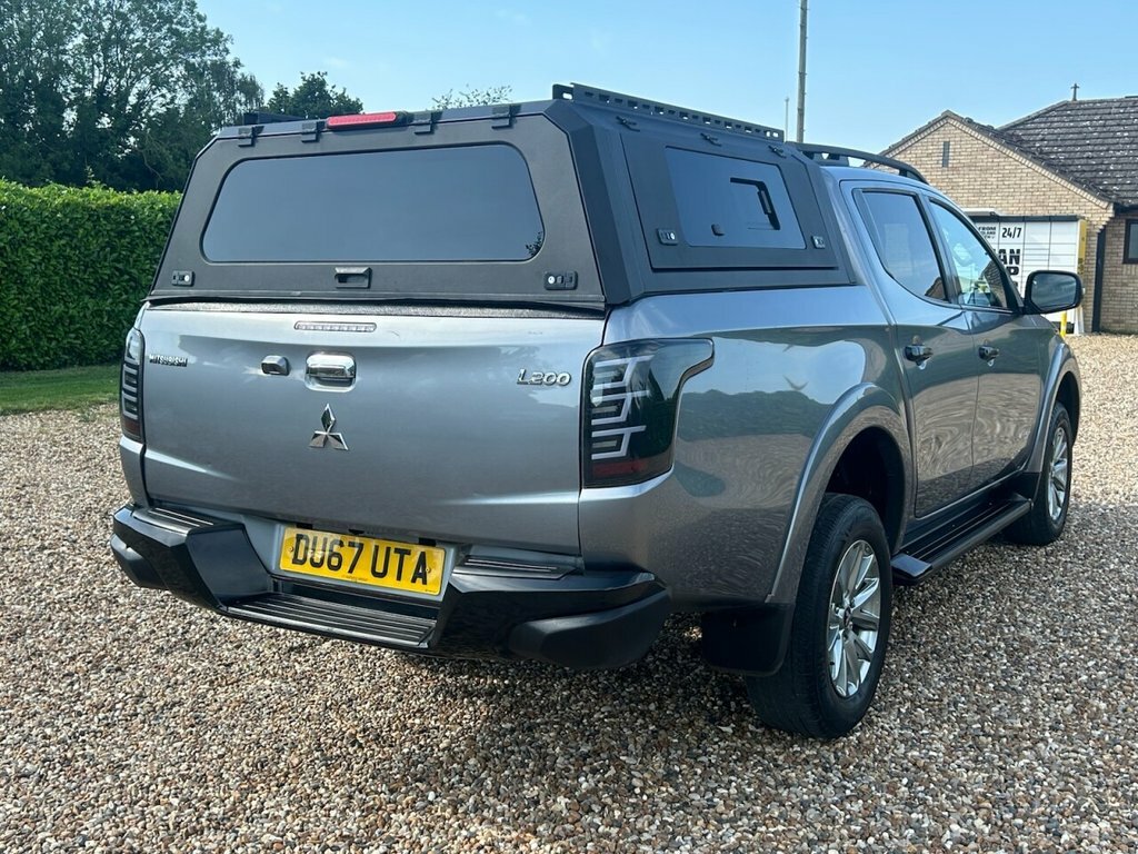 Mitsubishi L200  Black #60