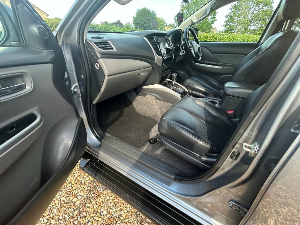 Mitsubishi L200  Black #43