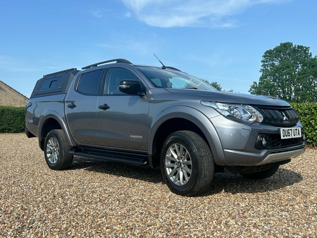 Mitsubishi L200  Black #9