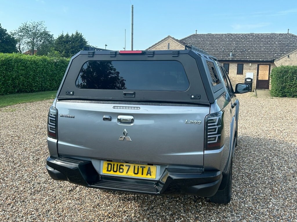 Mitsubishi L200  Black #58