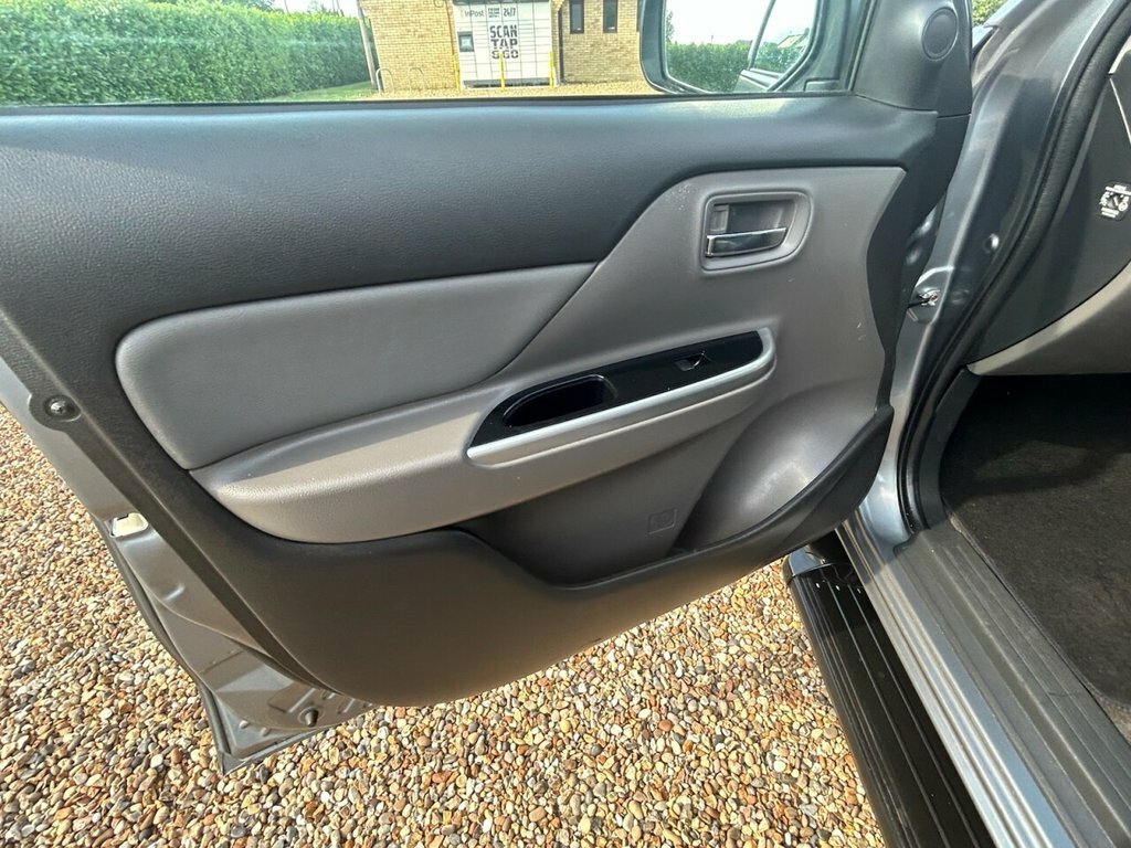 Mitsubishi L200  Black #45
