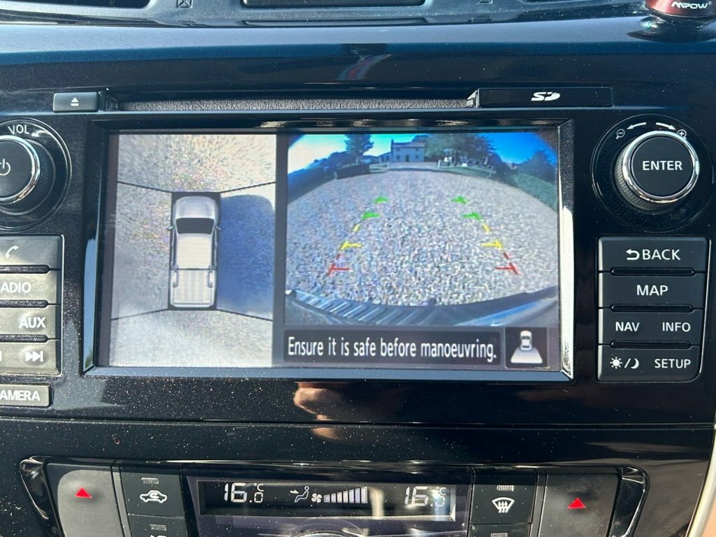 Nissan Navara Tekna Black #51