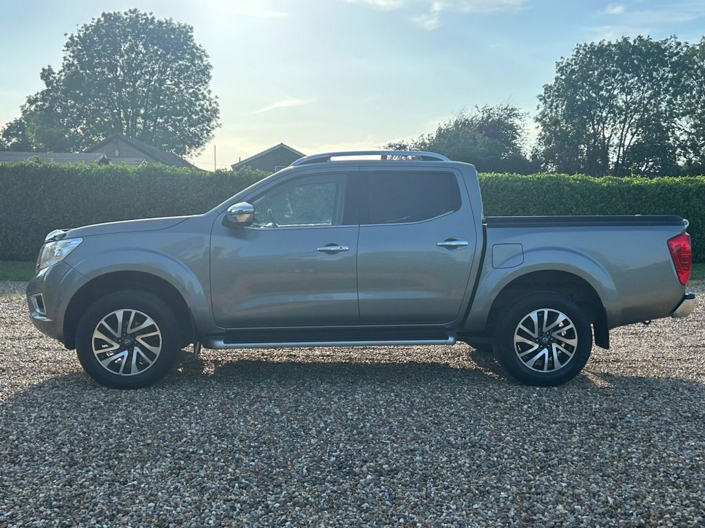 Nissan Navara Tekna Dci Black #60