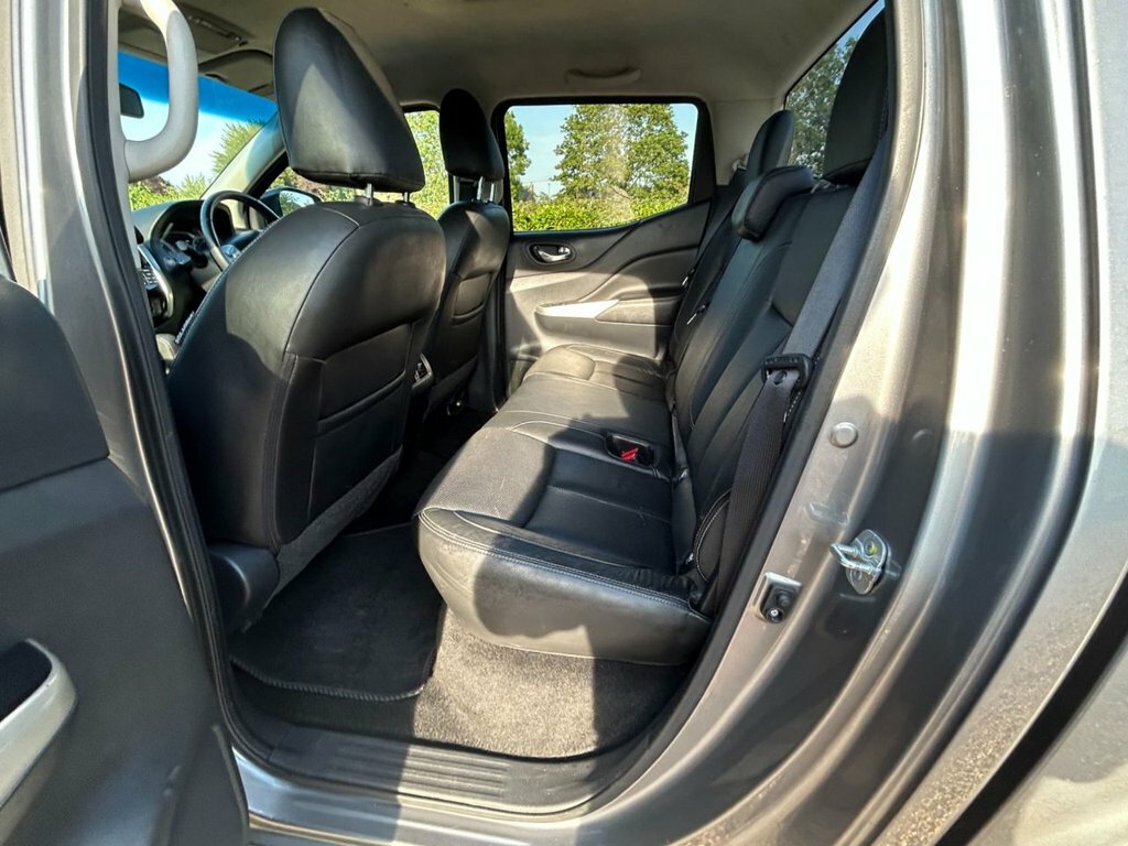Nissan Navara Tekna Dci Black #30