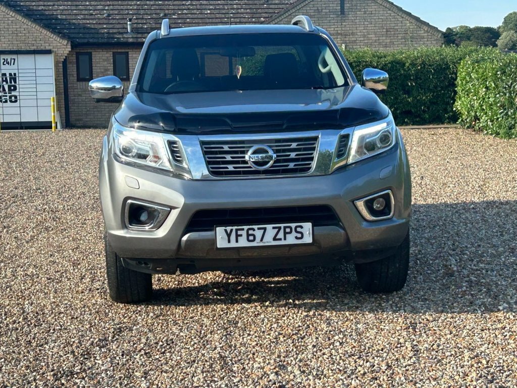 Nissan Navara Tekna Dci Black #57