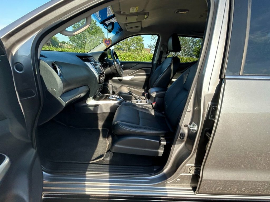 Nissan Navara Tekna Dci Black #24