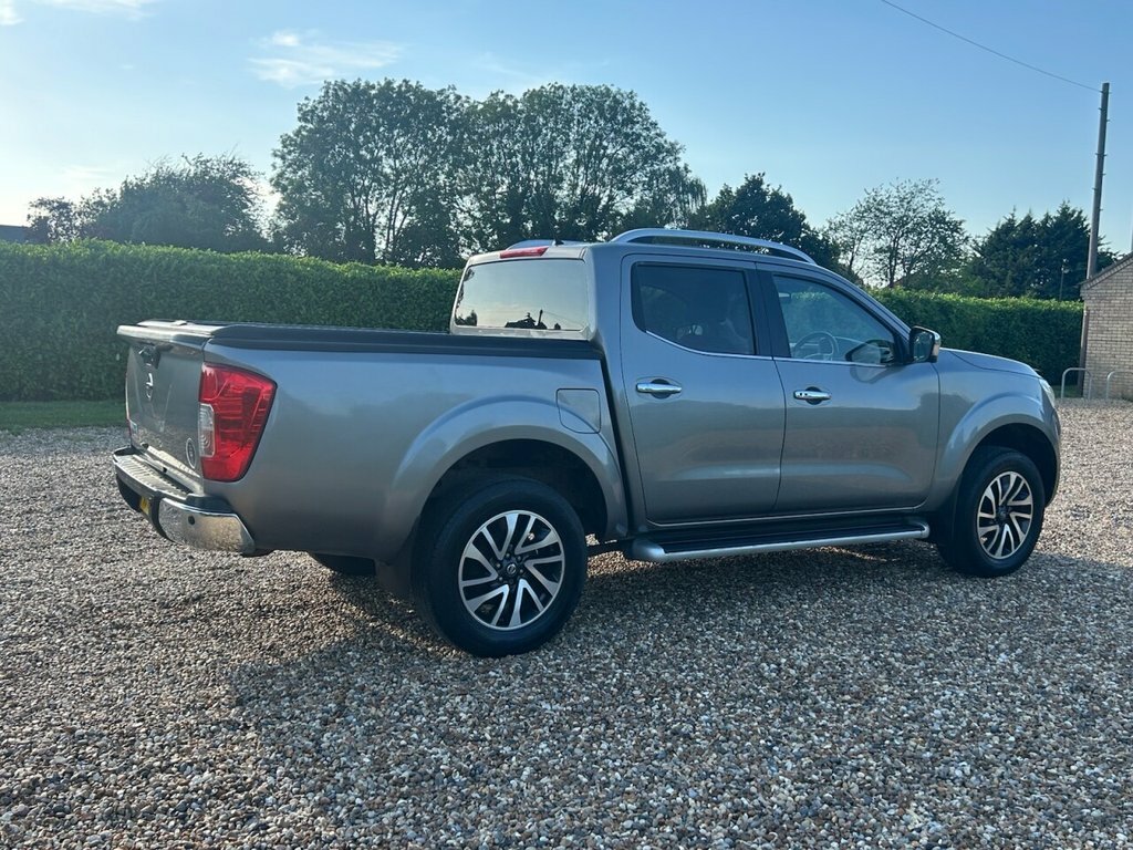 Nissan Navara Tekna Dci Black #18