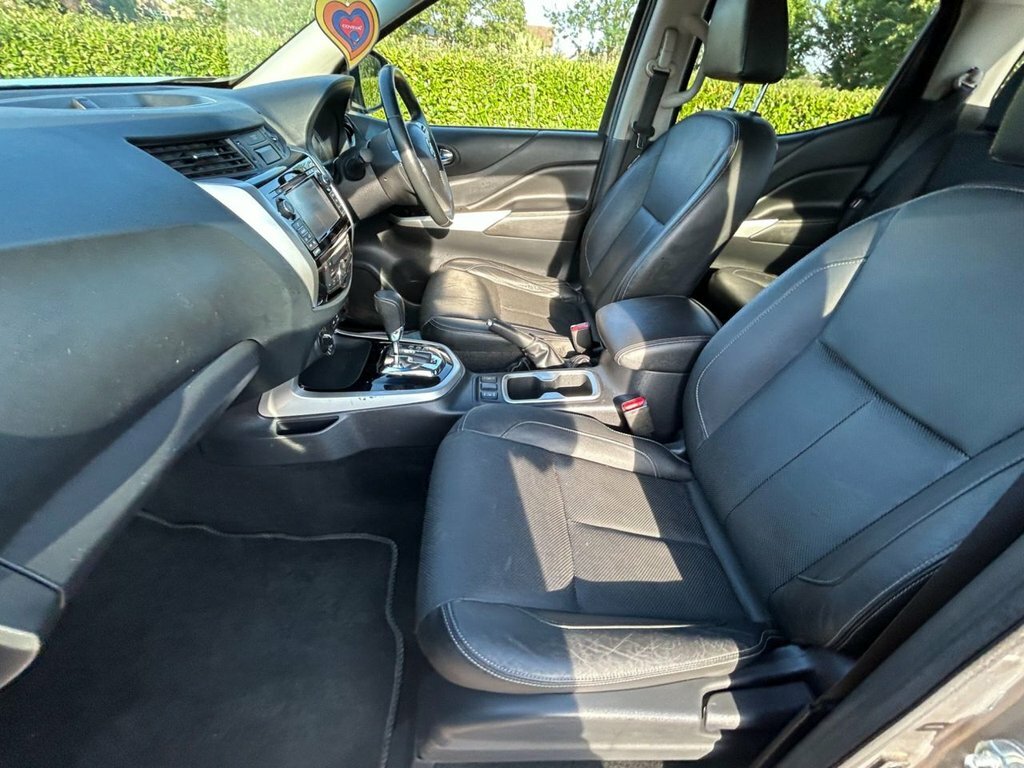 Nissan Navara Tekna Dci Black #27
