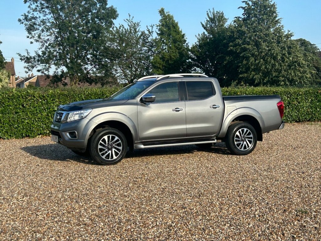 Nissan Navara Tekna Dci Black #10