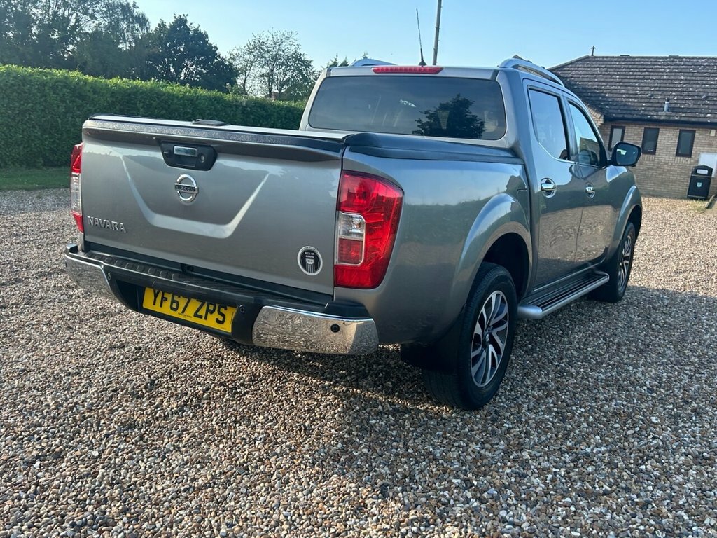 Nissan Navara Tekna Dci Black #19